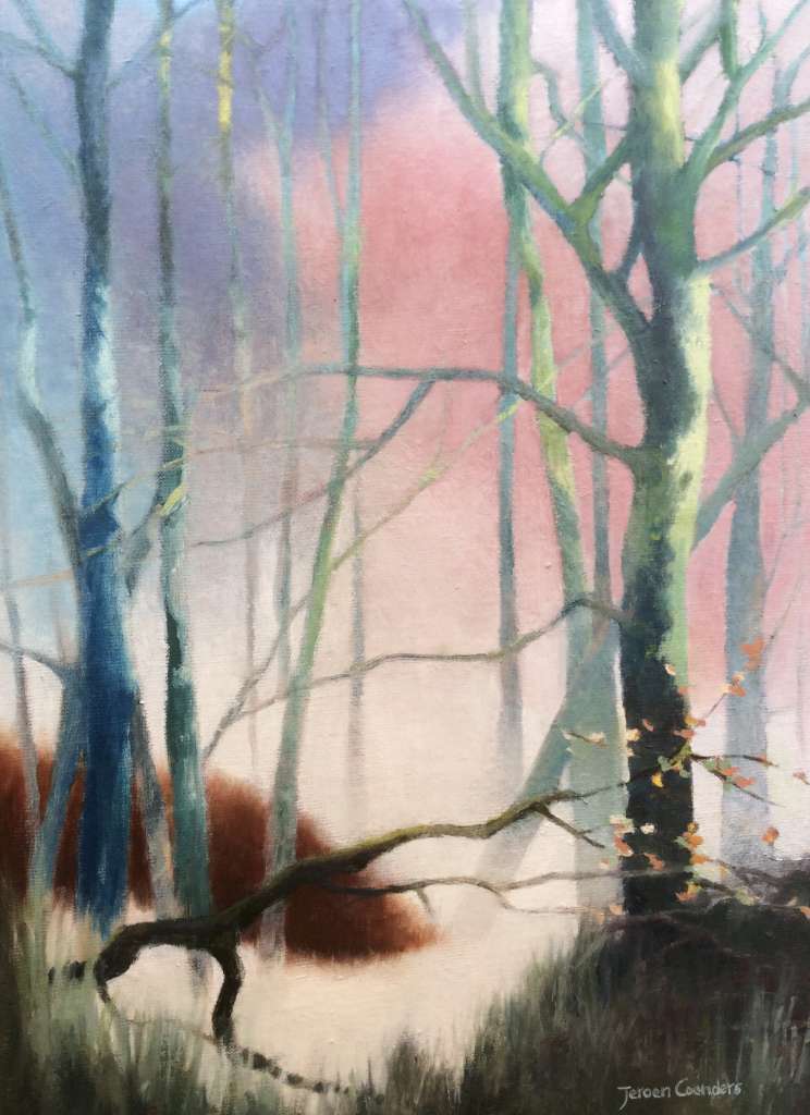 Schilderij van Jeroen Coenders van een dromerig boslandschap met slanke bomen in zachte pasteltinten van roze, blauw en groen, gehuld in een lichte mist.