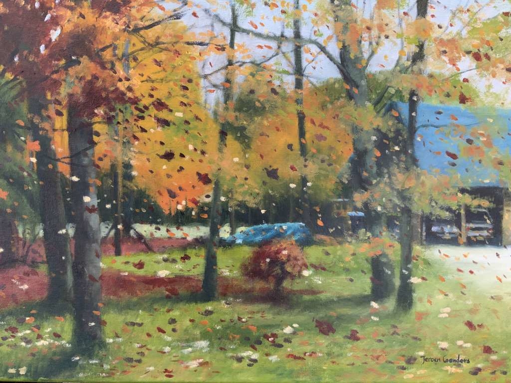 Impressionistisch schilderij van een herfstlandschap met dwarrelende oranje bladeren, bomen en een schuur in de achtergrond, gemaakt door Jeroen Coenders.
