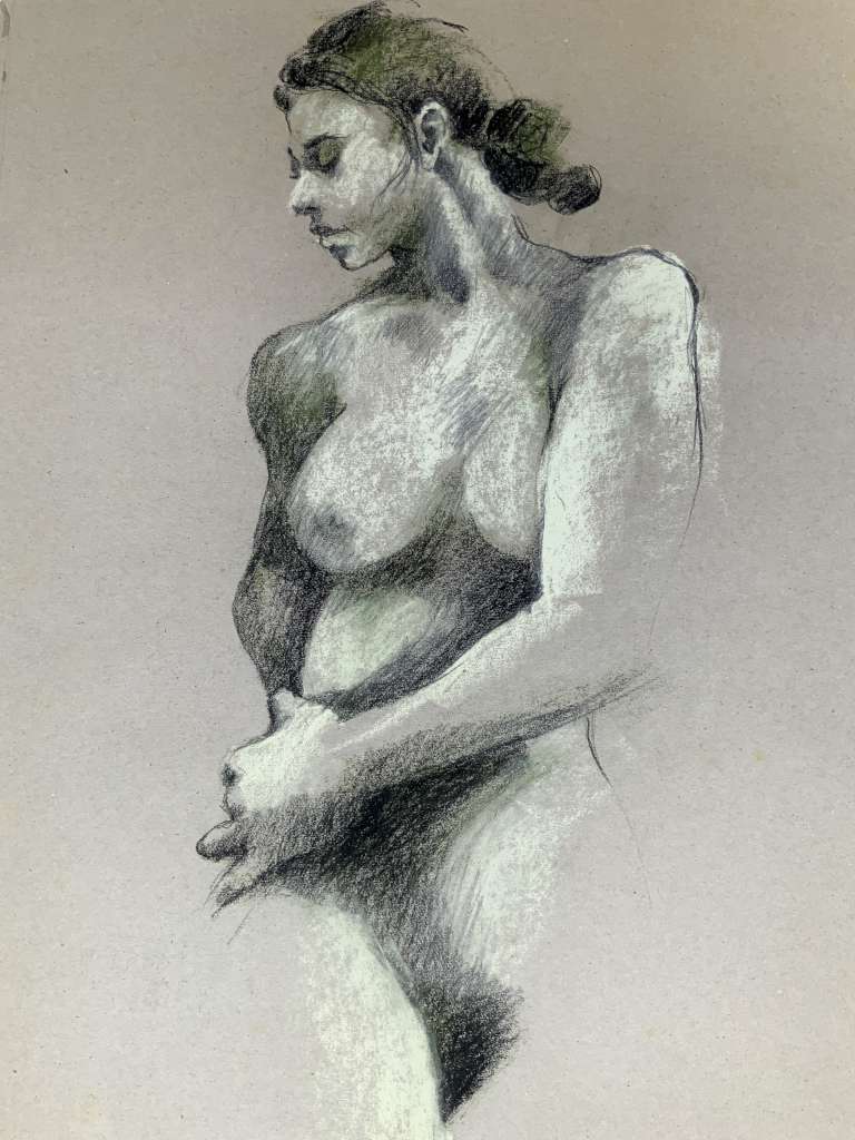 Artistieke houtskool- en krijtschets van Jeroen Coenders met een naaktportret van een vrouw genaamd Jeane, van opzij afgebeeld met gevouwen handen en een subtiele lichtinval.