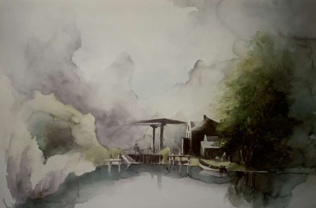Sfeervolle aquarel van Jeroen Coenders van een historisch sluisje met een ophaalbrug en een huis langs het water onder een bewolkte lucht.