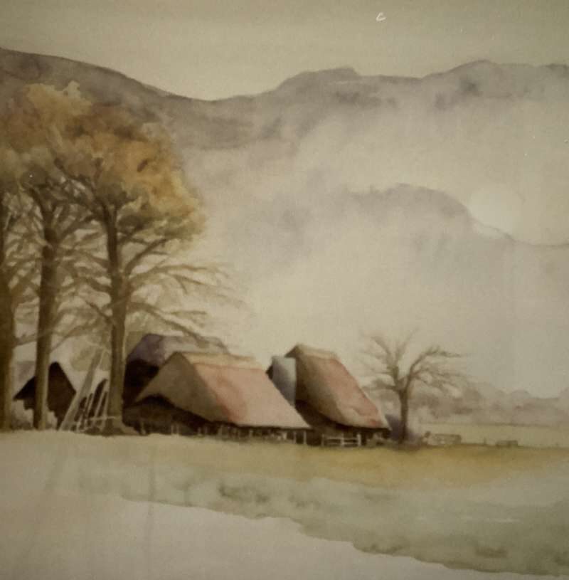 Sfeervolle aquarel van Jeroen Coenders van een Veluwse boerderij met karakteristieke daken in een mistig heuvellandschap.