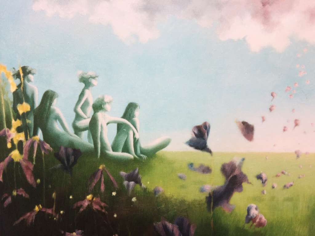 Schilderij 'Weiland' door Jeroen Coenders met een dromerige weergave van zittende figuren in een groen landschap met paarse bloemen en een zachte blauwe lucht.