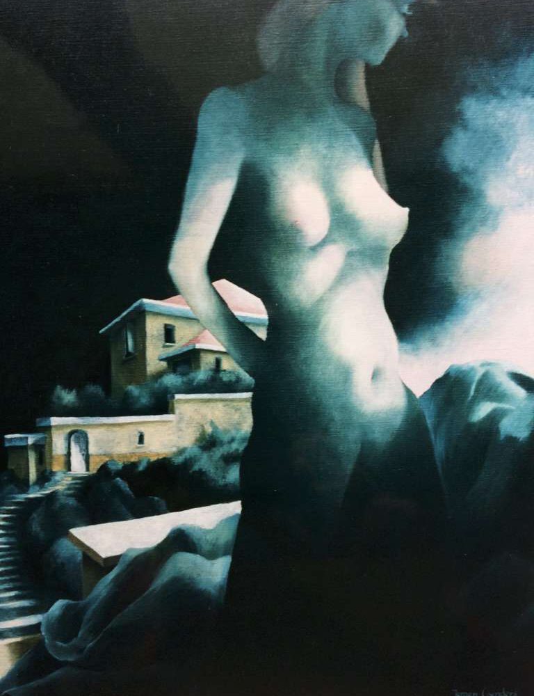 Schilderij van Jeroen Coenders met een vrouwelijk naakt in blauwachtig licht voor een mediterraan huis bij nacht.